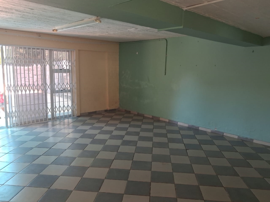 To Let 1 Bedroom Property for Rent in Summerpride Eastern Cape